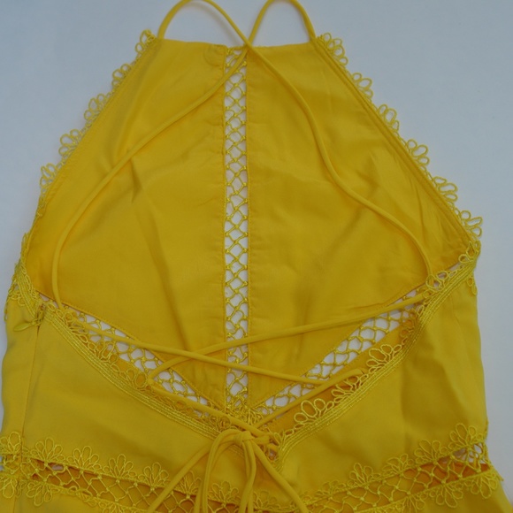 NWT NBD Chels Vibrant Yellow Chiffon Halter Mini Dress Crocheted Cutouts Small - Picture 3 of 10